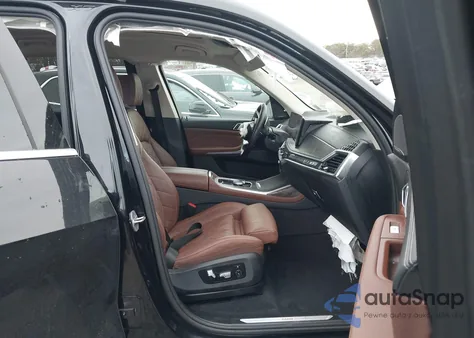 2024 BMW X7 xDrive40I z USA, uszkodzony, nr VIN 5UX23EM08R9U67598